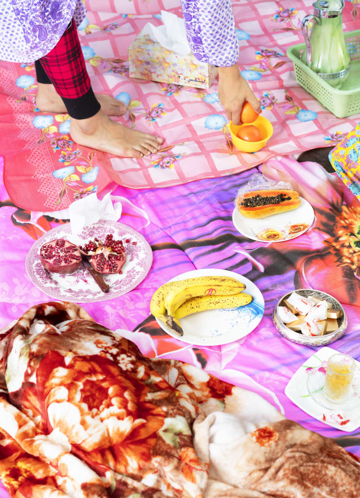 Farah Al Qasimi, Lunch, 2018, Archival inkjet print, 102 x 74 cm.