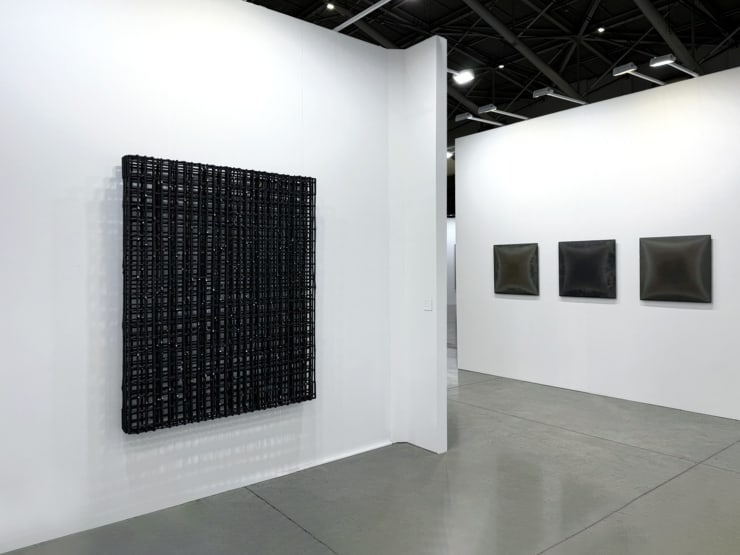 耿畫廊與TKG+於2025台北當代藝術博覽會，展場照 © 耿畫廊與TKG+ Tina Keng Gallery and TKG+ in Taipei Dangdai 2025, installation view © Tina Keng Gallery and TKG+