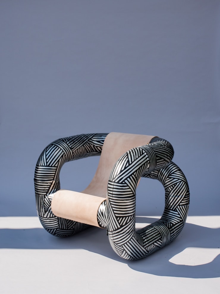 Tubular armchair - Antigoon by Lucas Muñoz Muñoz