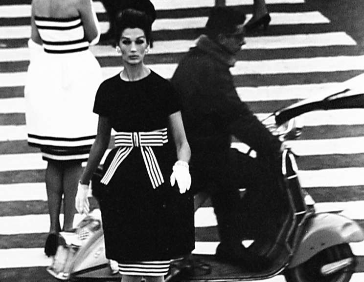 William Klein - <em>Simone + Nina, Piazza di Spagna, Rome</em>, 1960