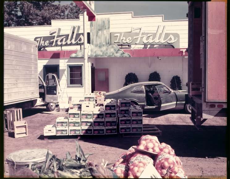 Stephen Shore - <em>M 1/2 Avenue, Galveston, Texas</em>, 1975