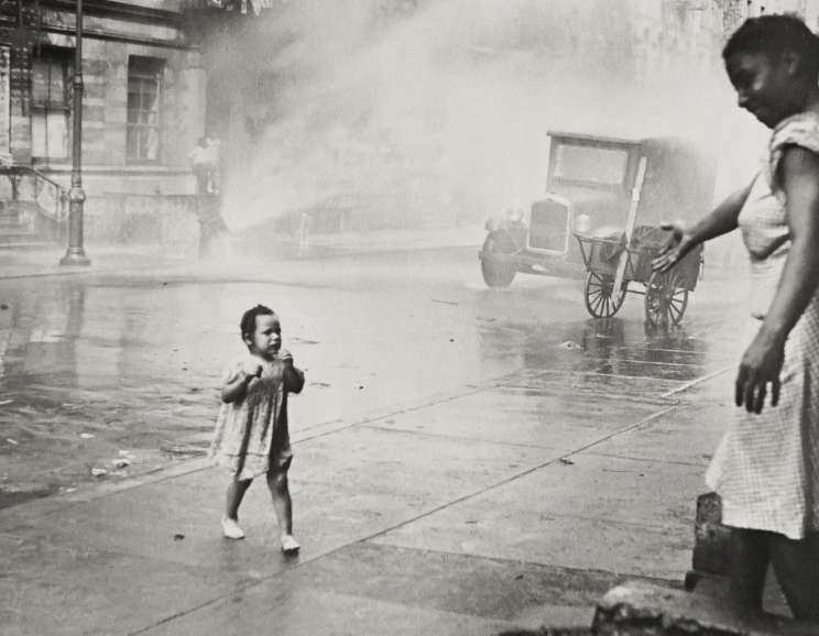 Helen Levitt - <em>New York (two boys covered with white powder)</em>, c. 1940