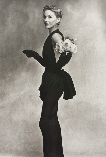 <span class="title">Woman with roses on her arm<span class="title_comma">, </span></span><span class="year">1950</span>