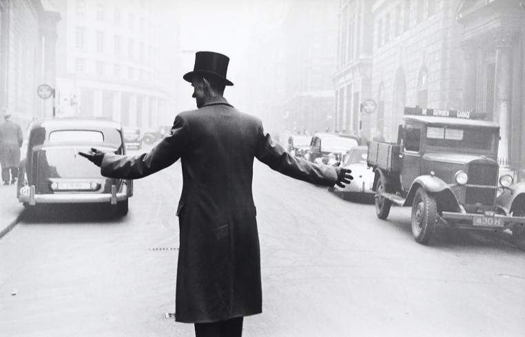 <span class="title">London<span class="title_comma">, </span></span><span class="year">1951</span>