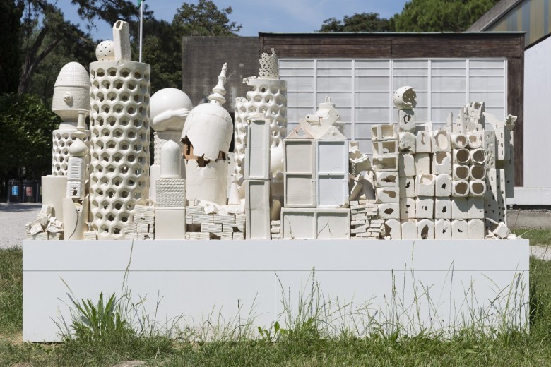 Alegoria (March 2–8, 2015: Cerámica Suro Contemporánea, Guadalajara, Jalisco, Mexico