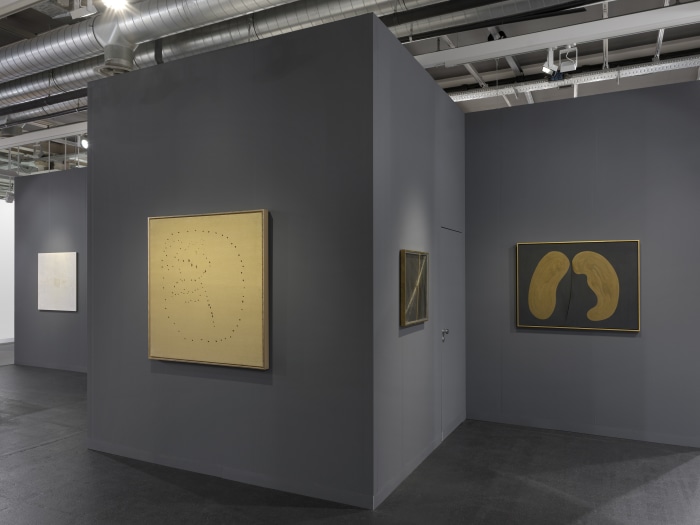 Installation view of Booth F15, Luxembourg + Co. Photo: Annik Wetter.