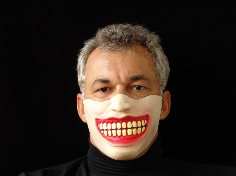 marcos chaves laughing mask, 1992