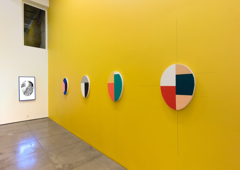alexandre arrechea: superfícies em conflito -- vista da exposição -- galeria nara roesler | rio de janeiro, 2019 -- foto...