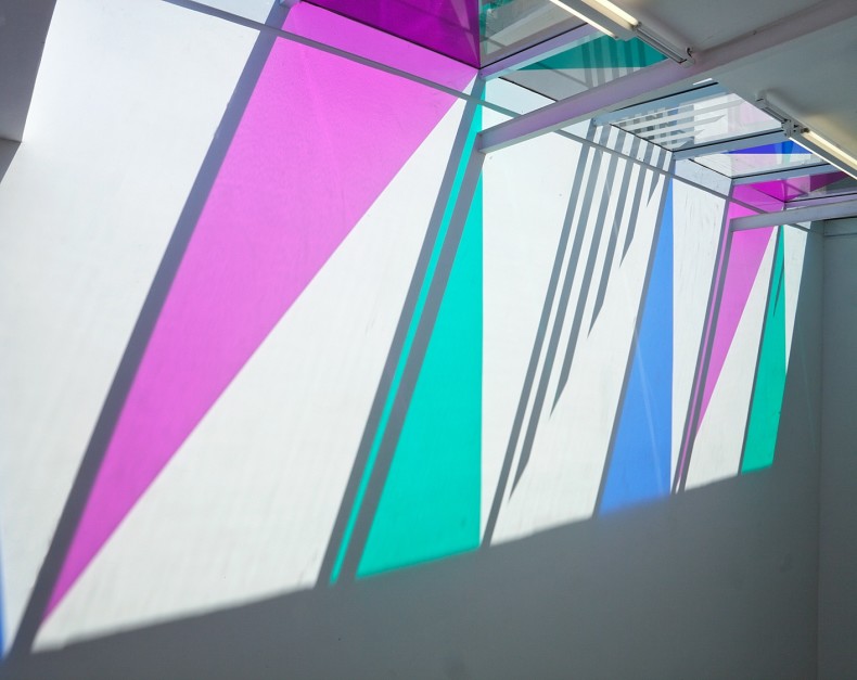 daniel buren, cores, luz, projeção, sombras, transparência: obras in situ e situadas, 2015