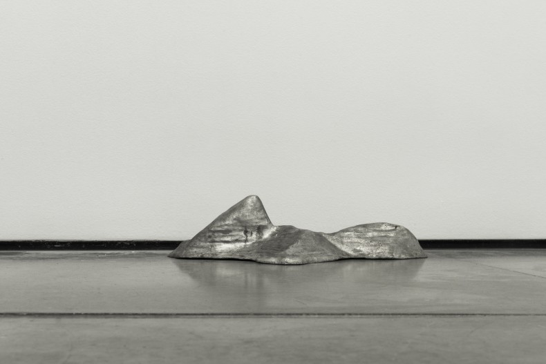 A dobra no horizonte, vista da exposição. Foto: Vicente de Mello