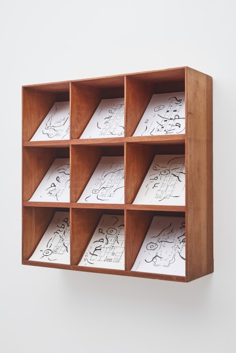Ricardo Basbaum NBP - Identidade/Arquitetura, 1996 madeira e diagramas impressos 78 x 94,5 x 31 cm