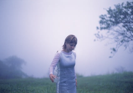 A coleta da neblina, 1996 registro fotográfico de ação 40 x 60 cm