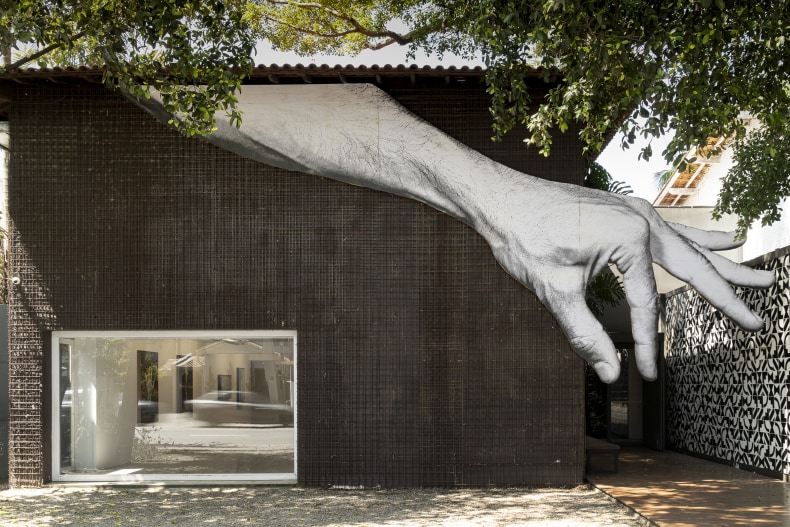 vista da exposição O Papel da Mão, 2023 Nara Roesler São Paulo, Brasil