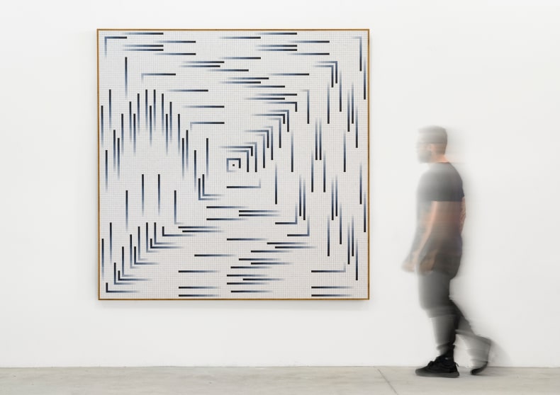 José Patrício Trajetórias sobre branco - versão 2, 2018 peças de quebra-cabeça de plástico sobre madeira 190 x 190 cm