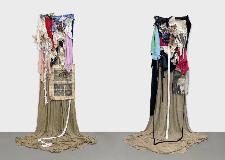 Artur Chaves Sem título, 2024 costura, tecido e papel 490 x 120 x 20 cm