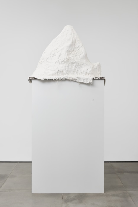 Not Vital Pão de Açúcar, 2022 gesso 260 x 233,3 x 92,2 cm