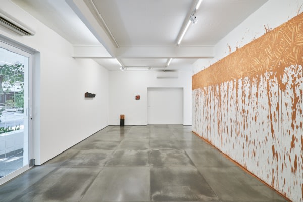 Vista da exposição Mães, Nara Roesler Rio de Janeiro, 2024. Foto: Rafael Salim. Cortesia dos artistas e Nara Roesler.