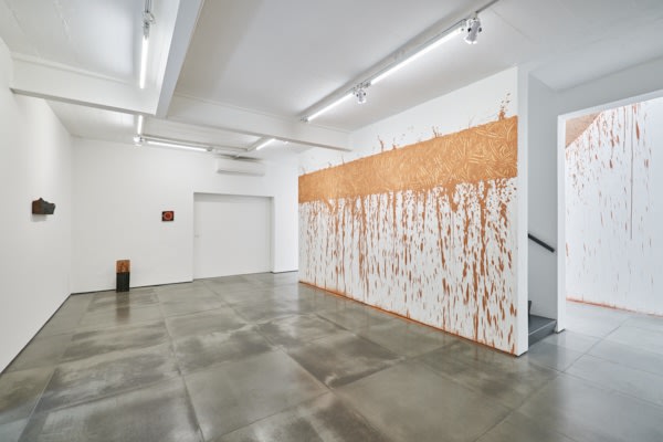 Vista da exposição Mães, Nara Roesler Rio de Janeiro, 2024. Foto: Rafael Salim. Cortesia dos artistas e Nara Roesler.