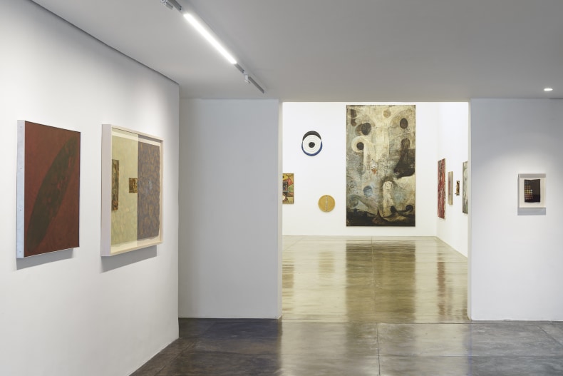 Vista da exposição Giros e afetos, Nara Roesler São Paulo, 2024. Foto: Flavio Freire. Cortesia dos artistas e Nara Roesler.