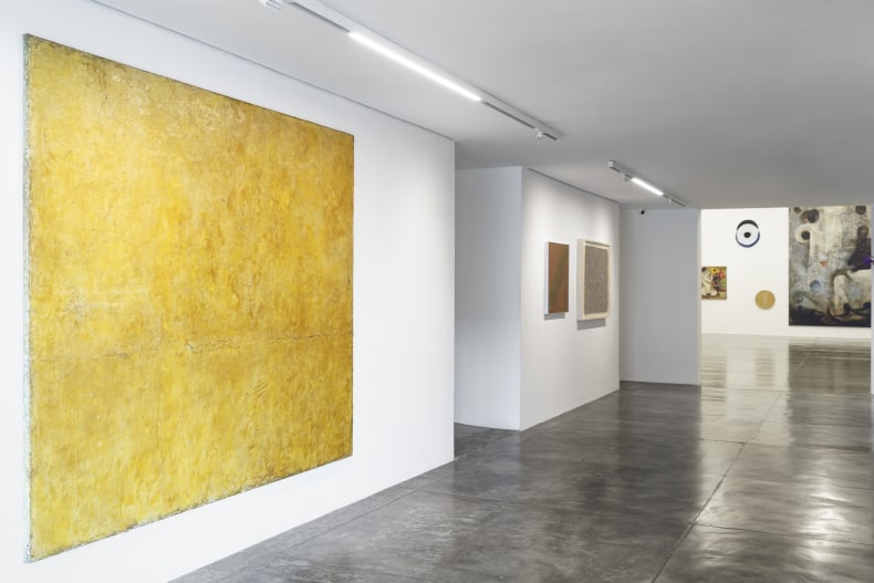 Vista da exposição Giros e afetos, Nara Roesler São Paulo, 2024. Foto: Flavio Freire. Cortesia dos artistas e Nara Roesler.