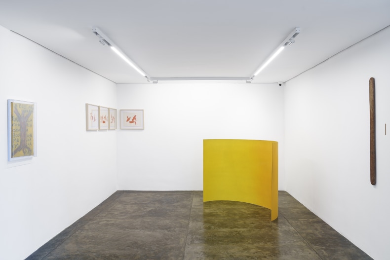 Vista da exposição Giros e afetos, Nara Roesler São Paulo, 2024. Foto: Flavio Freire. Cortesia dos artistas e Nara Roesler.