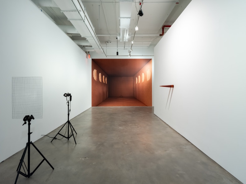 Vista da exposição People and Natural Numbers, Nara Roesler New York, 2025. Foto: Charles Roussell. Cortesia da artista e Nara Roesler.