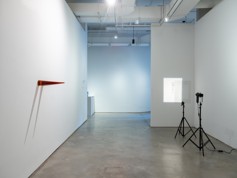 Vista da exposição People and Natural Numbers, Nara Roesler New York, 2025. Foto: Charles Roussell. Cortesia da artista e Nara Roesler.