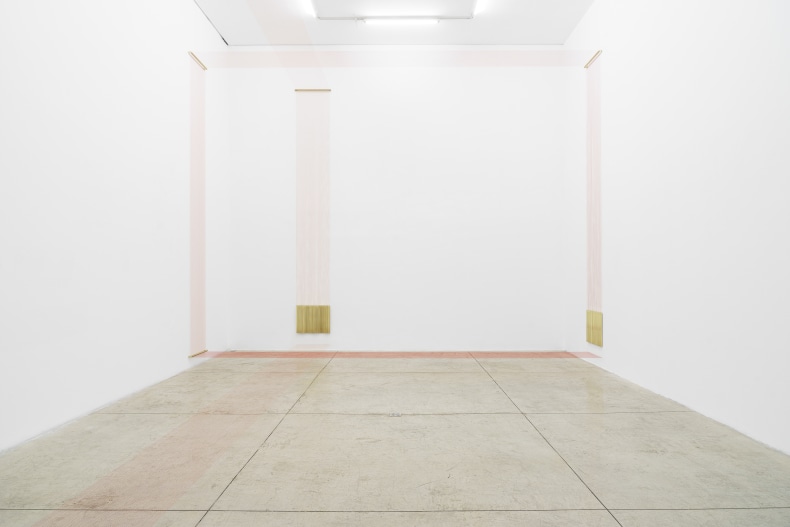 Vista da exposição A cor entre linhas, Nara Roesler São Paulo, 2025. Foto: Flavio Freire. Cortesia dos artistas e Nara Roesler.