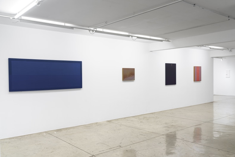 Vista da exposição A cor entre linhas, Nara Roesler São Paulo, 2025. Foto: Flavio Freire. Cortesia dos artistas e Nara Roesler.