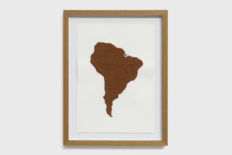 Brígida Baltar América 2010 pó de tijolo sobre papel ed 11/30 29 x 21 cm