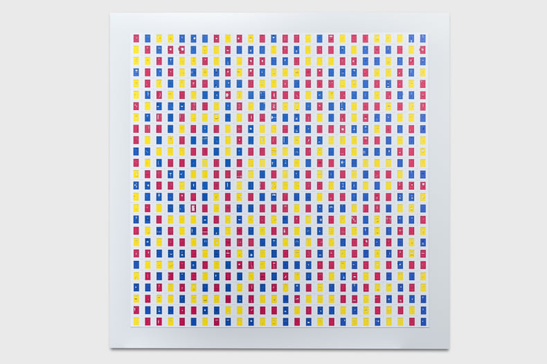 Marco Maggi Yellow, blue, red (silent movie) 2024 filme 35mm (cortado e dobrado) e moldura de slide sobre papel sobre Dibond branco 152,4 x 152,4 cm