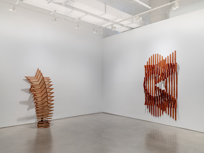 Vista da exposição Marco Castillo: From the Circle to the Star, Nara Roesler New York, 2025. Foto: Charles Roussell. Cortesia do artista e Nara Roesler.