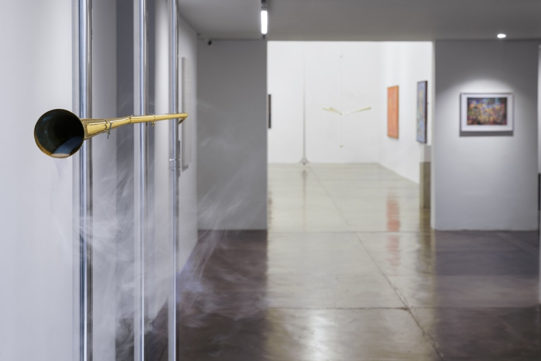 Vista da exposição Ruído estelar, Nara Roesler São Paulo. Cortesia dos artistas e Nara Roesler.