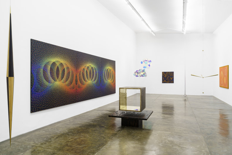 Vista da exposição Ruído estelar, Nara Roesler São Paulo. Cortesia dos artistas e Nara Roesler.