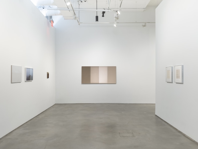 Vista da exposição On Blindness, Nara Roesler New York, 2025. Foto: Charles Roussell. Cortesia dos artistas e Nara Roesler.