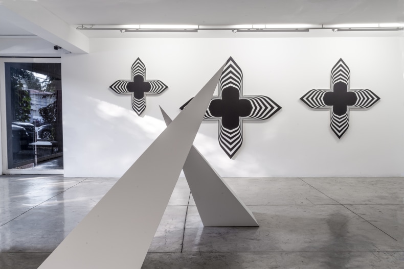 Vista da exposição 'Circulation', Nara Roesler São Paulo, 2019
