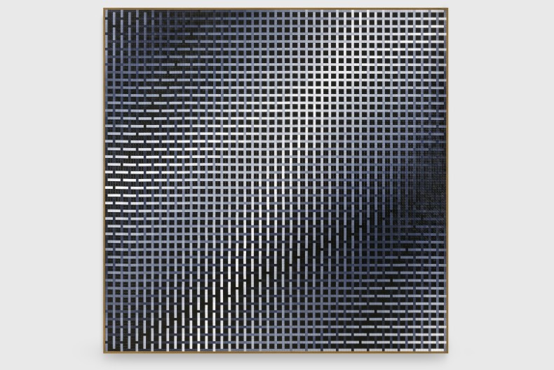 José Patrício Tramas tonais V, 2020 peças de quebra-cabeças de plástico sobre madeira 190 x 190 x 4 cm