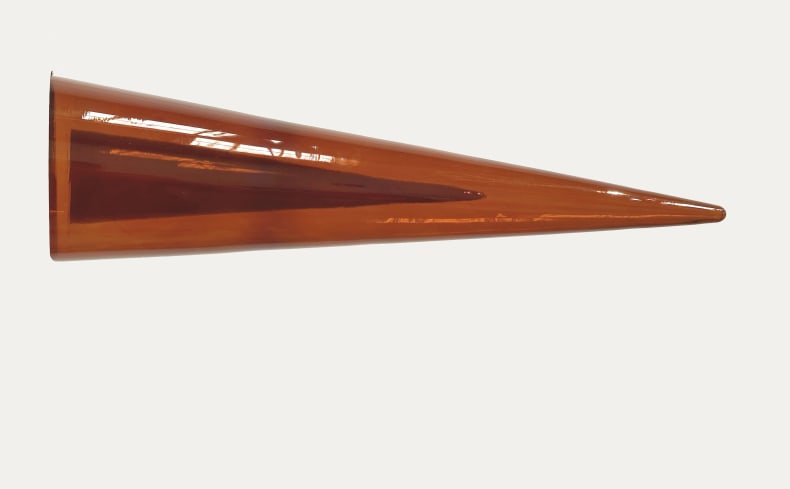 Lucia Koch Piercing eyes 2025 vidro 15 x 80 x 40 cm