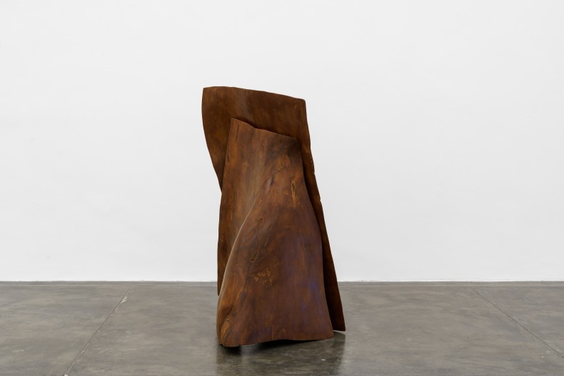 Marcelo Silveira Dupla, 2012 cajacatinga wood 115 x 100 x 90 cm | 45.3 x 39.4 x 35.4 in