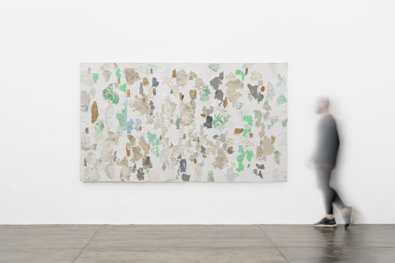 Manoela Medeiros Deslocamento de espaço, 2016 wall fragments and plaster on canvas 157 x 273 x 4 cm | 61.8...
