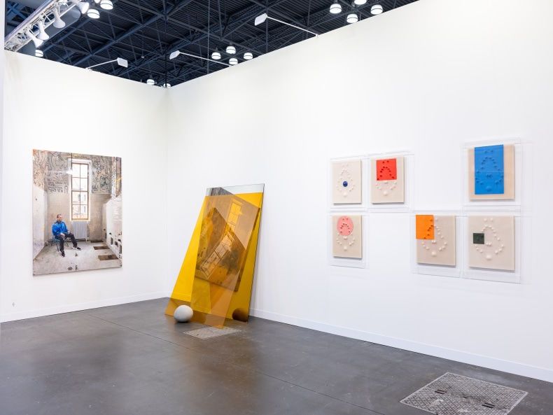 Vista do estande da Nara Roesler na The Armory Show 2024, New York, 2024. Photo: Charles Roussel. Courtesy of the artists and Nara Roesler
