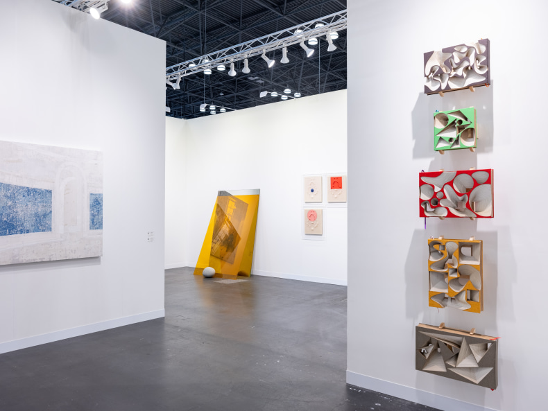 Vista do estande da Nara Roesler na The Armory Show 2024, New York, 2024. Photo: Charles Roussel. Courtesy of the artists and Nara Roesler