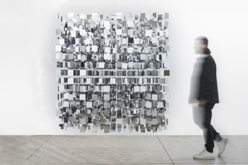 Julio Le Parc Continuel mobile cube inox 2019 aço inox e nylon 147 x 142 x 157 cm
