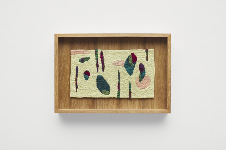 Brígida Baltar A pele da planta 2020 bordado sobre algodão 20 x 35 cm