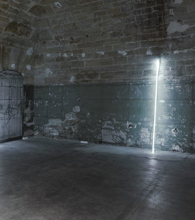 Cerith Wyn Evans Leaning Horizon (Neon 2.1m), 2014