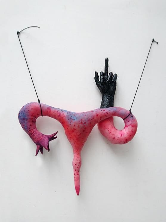 Annette Messager Uterus doigt d'honneur (Uterus Giving the Finger), 2017