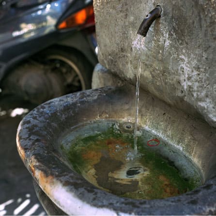 Jeff Wall Basin in Rome 1, 2003 - 2006