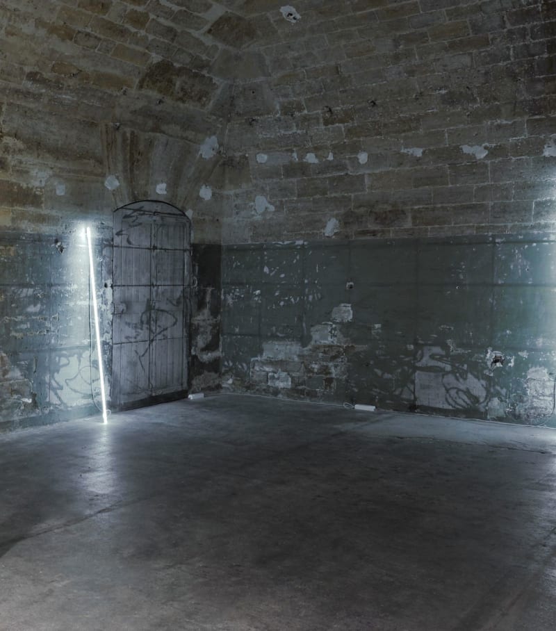 Cerith Wyn Evans Leaning Horizon (Neon 1.7m), 2014