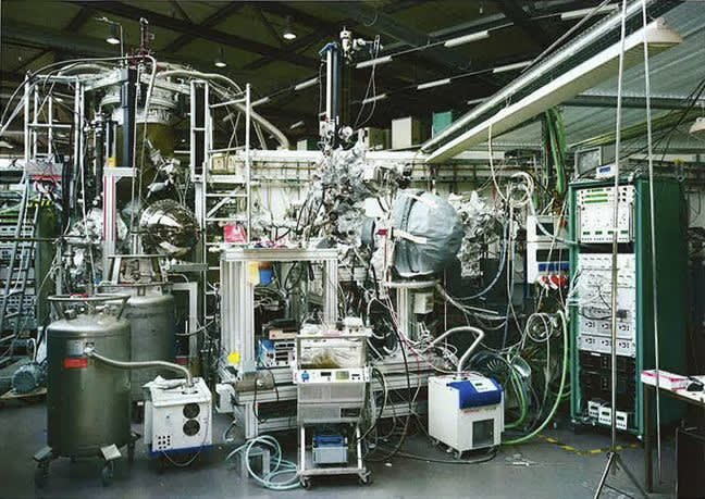 Thomas Struth Measuring, Helmholtz-Zentrum, Berlin, 2012