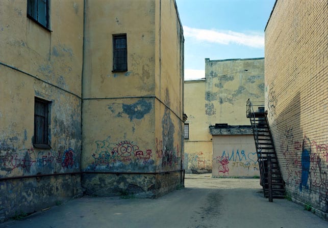 Thomas Struth Kovenskij Pereulok. St. Petersburg, 2005